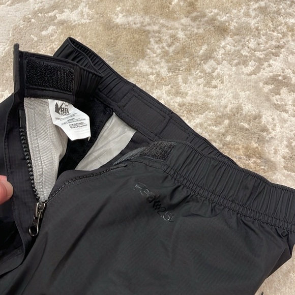 REI Co-op 
Rainier Full-Zip Rain Pants - Men's Size XS - Picture 8 of 14